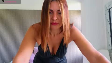 bella  adams online show from June 18, 2026, 4:22 pm