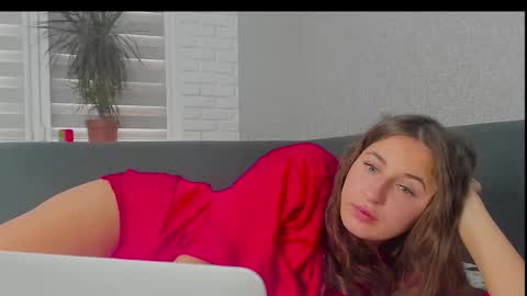 jessica__star online show from November 7, 2025, 8:14 am