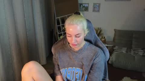 Snapshot of jessica_hanson chatting on January 20, 2025, 6:53 am Jessy online show from January 20, 2025, 6:53 am