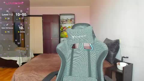 Natalia online show from May 1, 2026, 6:40 am