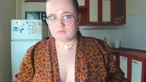 Natalia online show from May 11, 2026, 6:52 am