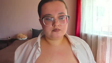 Natalia online show from May 16, 2026, 6:43 am