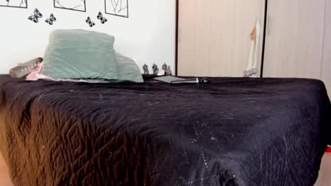 Jessica  online show from February 19, 2025, 2:33 am