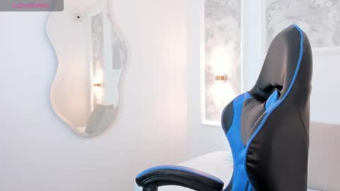 jessica_taylor_22 online show from April 20, 2026, 7:37 pm