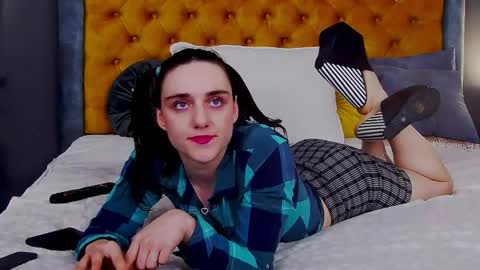 Jessica White online show from April 10, 2026, 3:45 am