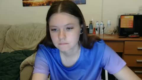 jessicaholland1 online show from June 7, 2026, 6:44 pm