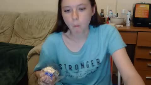 jessicaholland1 online show from June 9, 2026, 6:41 pm