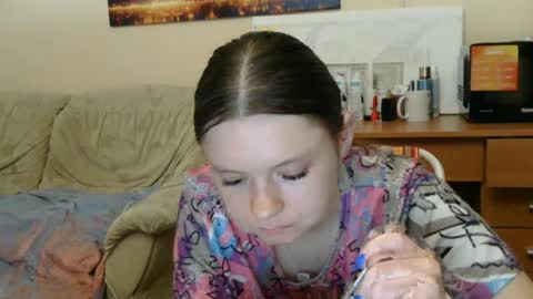 jessicaholland1 online show from June 14, 2026, 5:37 pm