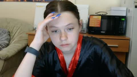 jessicaholland1 online show from June 28, 2026, 5:19 pm
