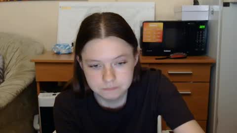 jessicaholland1 online show from July 7, 2026, 6:34 pm
