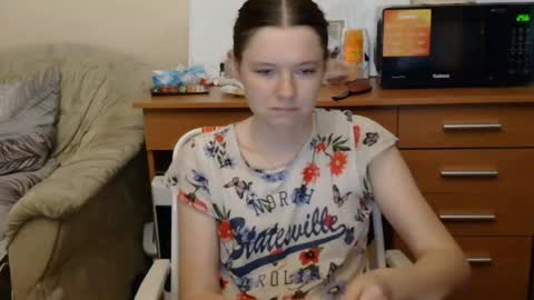 jessicaholland1 online show from July 10, 2026, 6:21 pm