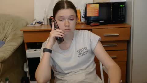 jessicaholland1 online show from July 14, 2026, 5:40 pm