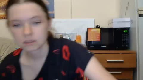 jessicaholland1 online show from July 17, 2026, 6:24 pm