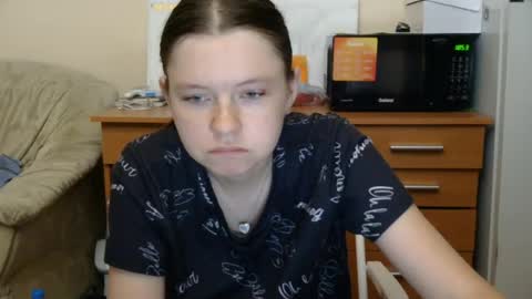 jessicaholland1 online show from July 26, 2026, 6:04 pm
