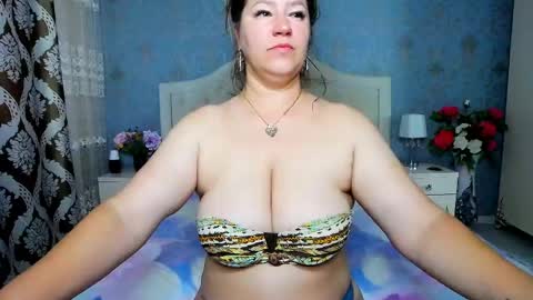 Snapshot of jessicalove20 chatting on June 3, 2026, 3:53 am single mommy online show from June 3, 2026, 3:53 am