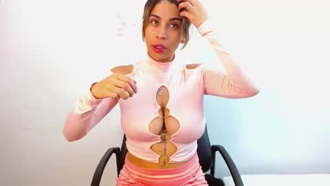 Snapshot of jessicarabbit4 chatting on February 10, 2025, 4:41 am jessicarabbit4 online show from February 10, 2025, 4:41 am