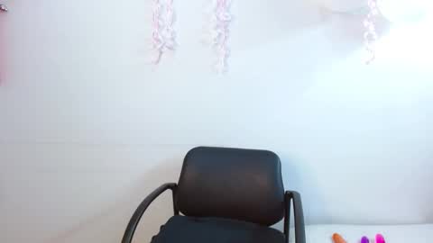 Snapshot of jessicarabbit4 chatting on February 13, 2025, 1:19 am jessicarabbit4 online show from February 13, 2025, 1:19 am