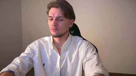 Snapshot of jessierise chatting on October 2, 2025, 9:33 pm JessieRise online show from October 2, 2025, 9:33 pm