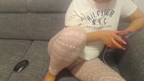 Snapshot of jessiestar3 chatting on February 19, 2025, 2:01 pm jessiestar3 online show from February 19, 2025, 2:01 pm