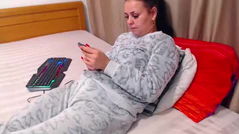 Snapshot of jessiestar3 chatting on February 14, 2026, 7:54 pm jessiestar3 online show from February 14, 2026, 7:54 pm