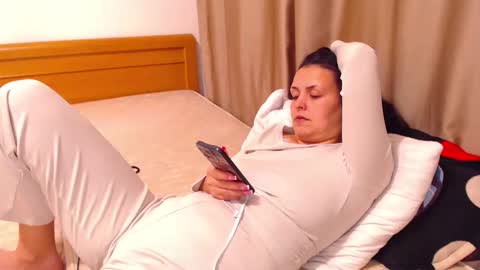 Snapshot of jessiestar3 chatting on April 7, 2026, 11:59 pm jessiestar3 online show from April 7, 2026, 11:59 pm