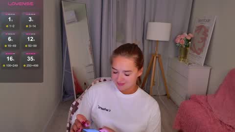 Jessi online show from April 10, 2026, 2:11 pm