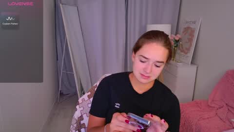 Jessi online show from April 13, 2026, 1:49 pm