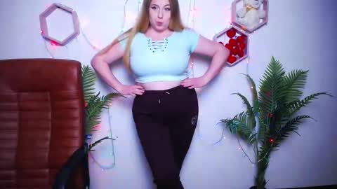 Jess online show from March 23, 2026, 7:40 pm