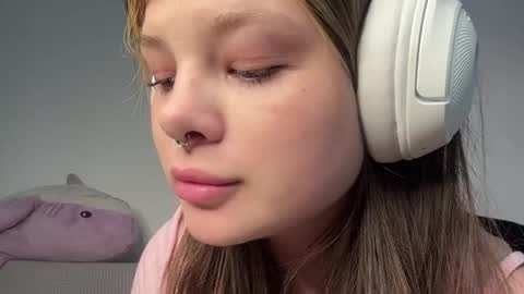 jessluck_1 online show from June 9, 2026, 12:17 pm