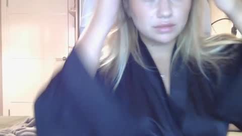 jesssexx6 online show from July 13, 2026, 4:43 pm