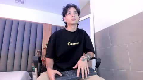 JESSY WITHE NEW ACCOUNT online show from May 12, 2026, 7:55 pm