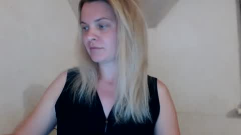 jessyangels online show from June 15, 2026, 7:16 pm