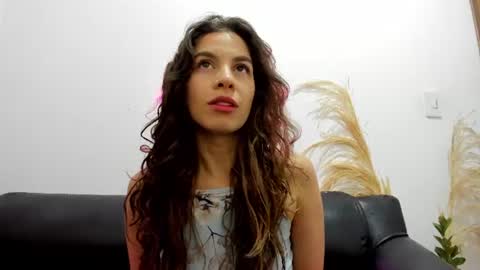 jessye_golden online show from June 18, 2026, 6:01 pm