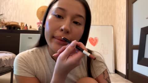 Lynn online show from October 22, 2025, 7:30 am