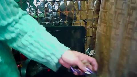 Ale online show from February 6, 2025, 2:37 pm