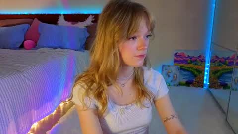 Snapshot of jewellhogan chatting on June 24, 2026, 8:19 pm Gwen online show from June 24, 2026, 8:19 pm