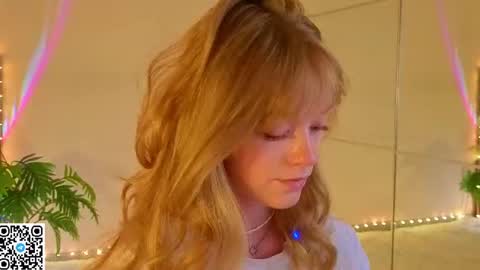 Snapshot of jewellhogan chatting on July 1, 2026, 8:08 pm Gwen online show from July 1, 2026, 8:08 pm