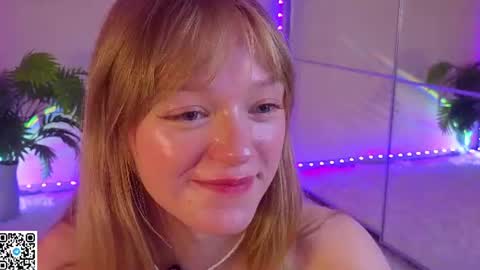 Snapshot of jewellhogan chatting on July 5, 2026, 4:19 am Gwen online show from July 5, 2026, 4:19 am