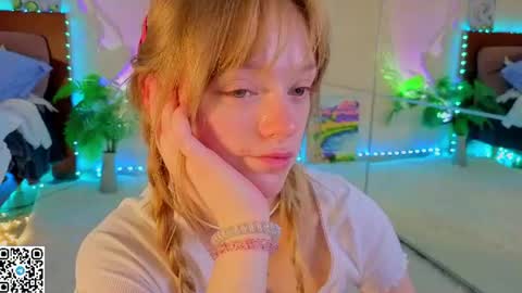 Snapshot of jewellhogan chatting on July 14, 2026, 2:05 am Gwen online show from July 14, 2026, 2:05 am