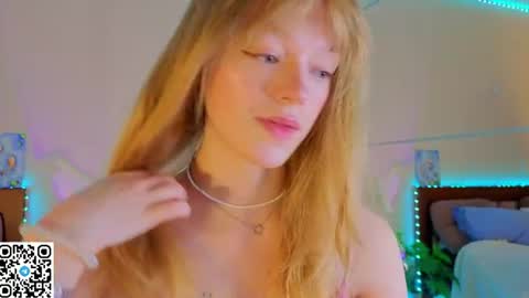 Snapshot of jewellhogan chatting on July 14, 2026, 8:14 pm Gwen online show from July 14, 2026, 8:14 pm