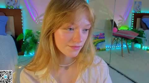 Snapshot of jewellhogan chatting on July 19, 2026, 8:12 pm Gwen online show from July 19, 2026, 8:12 pm