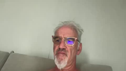 Snapshot of jewlronny chatting on November 14, 2025, 12:59 pm jewlronny online show from November 14, 2025, 12:59 pm