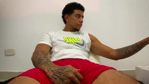 Snapshot of jeyzd25 chatting on December 3, 2024, 2:25 am Onlyfans Twitter online show from December 3, 2024, 2:25 am