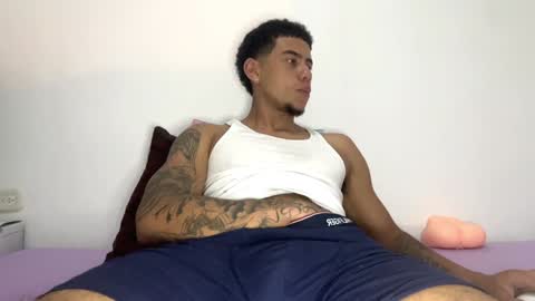 Snapshot of jeyzd25 chatting on January 29, 2025, 3:44 am Onlyfans Twitter online show from January 29, 2025, 3:44 am