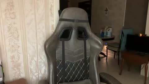 jglisson83 online show from December 16, 2025, 5:45 am