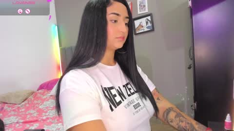 jhackelin  My independent account online show from February 9, 2025, 2:49 am