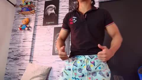 Snapshot of jhay_wheeler777 chatting on October 2, 2025, 5:53 pm jhay_wheeler777 online show from October 2, 2025, 5:53 pm