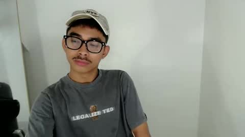 Johnny  online show from December 17, 2025, 8:31 am