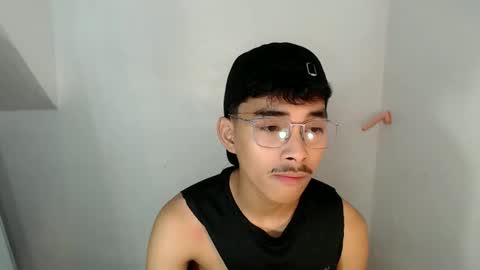 Johnny  online show from May 3, 2026, 5:13 am