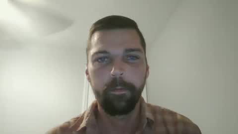 Snapshot of jholls chatting on January 16, 2025, 12:34 am jholls online show from January 16, 2025, 12:34 am